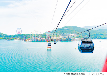 The cable car.  112671752