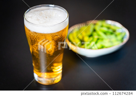 [Dinner drink] Beer and edamame [Snack] 112674284