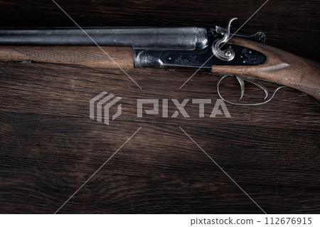 12 gauge break action smooth bored shotgun. 12 gauge break action smooth bored shotgun. 112676915