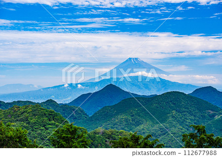(Shizuoka Prefecture) Clear skies during the rainy season and refreshing Mt. Fuji from Mt. Katsuragi in early summer (Shizuoka Prefecture) Clear skies during the rainy season and refreshing Mt. Fuji from Mt. Katsuragi in early summer 112677988