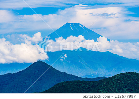 (Shizuoka Prefecture) Clear skies during the rainy season and refreshing Mt. Fuji from Mt. Katsuragi in early summer (Shizuoka Prefecture) Clear skies during the rainy season and refreshing Mt. Fuji from Mt. Katsuragi in early summer 112677997