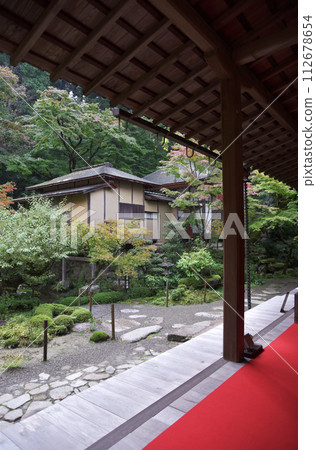 滋賀郡愛知郡愛莊町，從本寺看到的金剛林寺、水雲閣和護摩堂 112678654