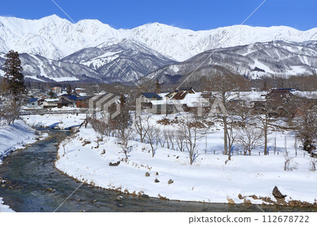 白馬村：大出公園和北阿爾卑斯山的雪景 112678722