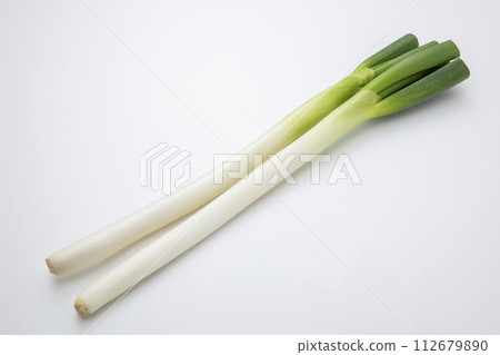 White onion White onion 112679890