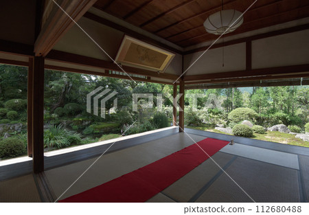 從京都市左京區大原實光院書院眺望庭園 112680488