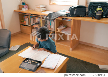 homework, primary school student, schoolchild 112680931