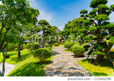Japanese garden. 112682296