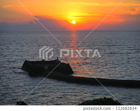 Sunset over the sea Yomitan Village, Okinawa Prefecture 112682634
