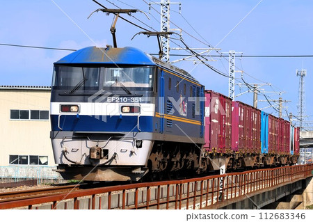 [JR Freight] Type EF210 ~ECO-POWER Momotaro~ (Yosan Line: Takihama ~ Niihama) 112683346