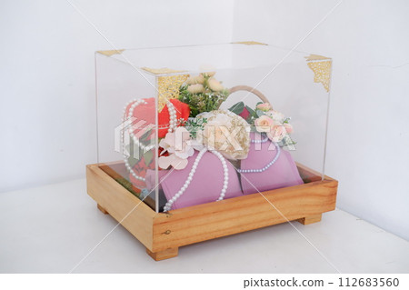 wedding gifts for the bride and groom 112683560