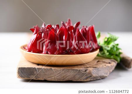 Fresh roselle (Hibiscus sabdariffa), Herbal plant, ingredient in beverage 112684772