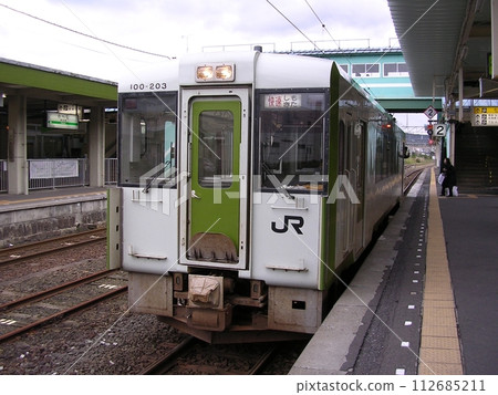 Kiha 100 series diesel train Rapid Shimokita 112685211