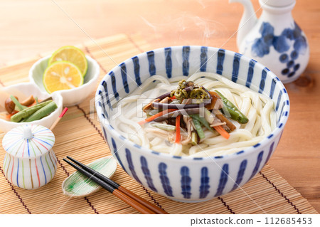 野菜烏龍麵（大量使用春季食材） 112685453