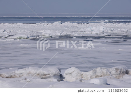 Kitahama winter scenery 112685662