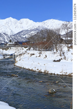 白馬村：大出公園和北阿爾卑斯山的雪景 112685674
