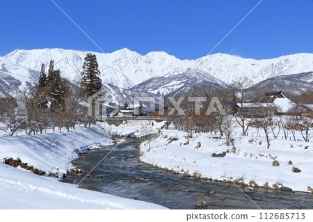 白馬村：大出公園和北阿爾卑斯山的雪景 112685713