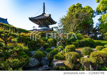 [Saikoku Thirty-three Temples] No. 21 Anou-ji Temple, Enno-in Garden in early summer, Kameoka City, Kyoto Prefecture 112685746