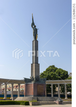 Monument to the Heroes of the Red Army in Vienna on Schwarzenberg Square Monument to the Heroes of the Red Army in Vienna on Schwarzenberg Square 112686151