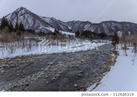 新潟縣湯澤町的雪景 112686319