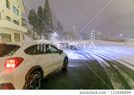 Night scene of Naeba during a snowstorm Night scene of Naeba during a snowstorm 112686899