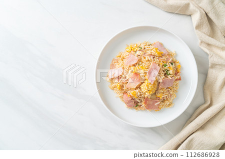 bacon ham fried rice on plate 112686928