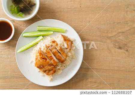 Grilled Chicken with Steamed Rice 112688107