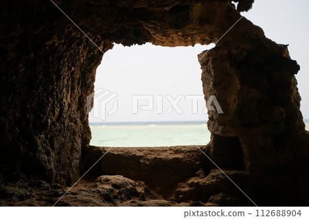 從洞穴可以看到的海 112688904