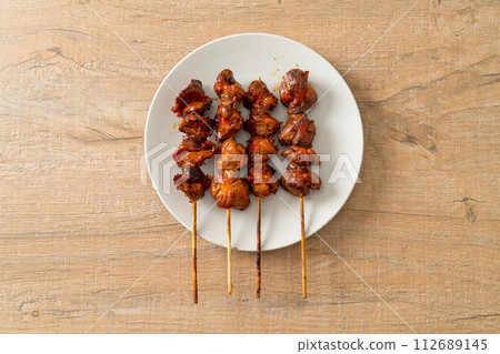 grilled chicken gizzard skewer yakitori serve in izakaya style grilled chicken gizzard skewer yakitori serve in izakaya style 112689145