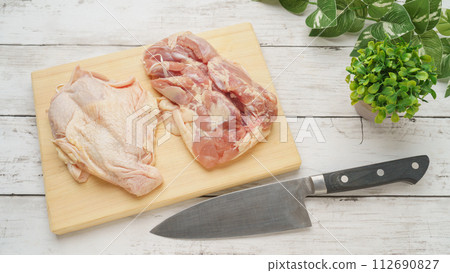 切板上的雞大腿 112690827