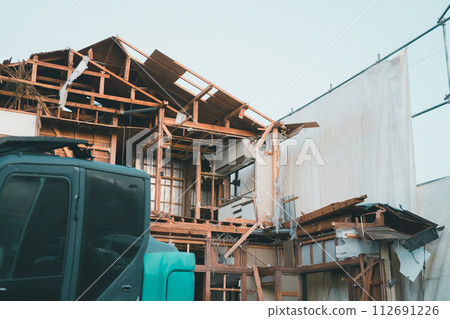 House demolition work House demolition work 112691226