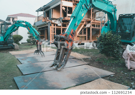 House demolition work 112691234