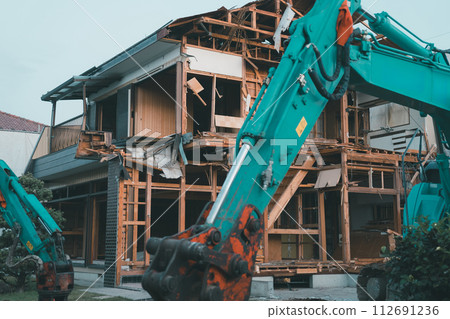 House demolition work 112691236