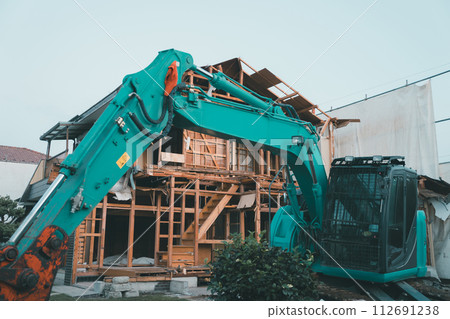 House demolition work 112691238