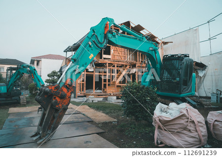 House demolition work 112691239