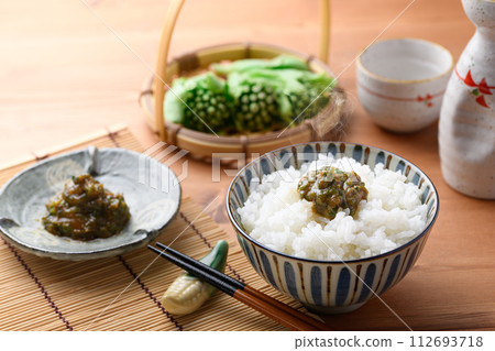 Early spring ingredients Fukinoto miso (Fukimiso)Fukinoto 112693718