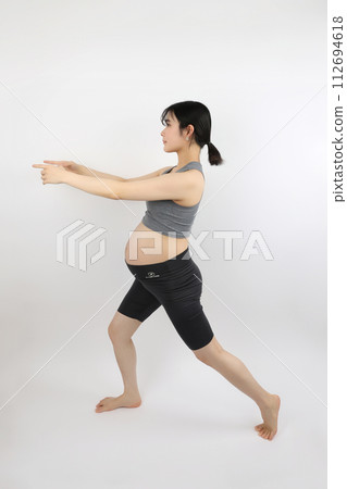 Maternity Yoga Stretching Exercise Seiza Seiza 20's Woman 112694618