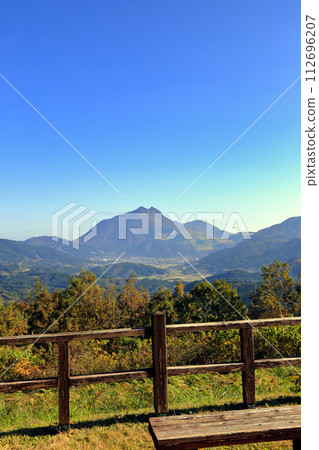 Mt.Yufu and Yufu City in autumn from Jakoe Observatory (November / Yufu City, Oita Prefecture) 112696207