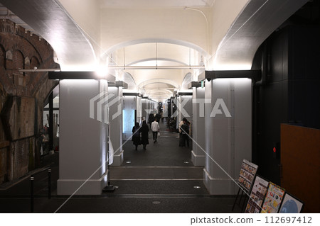 Hibiya OKUROJI Hibiya OKUROJI 112697412