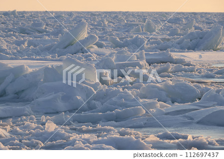 夕陽下的流冰場 夕陽下的流冰場 112697437