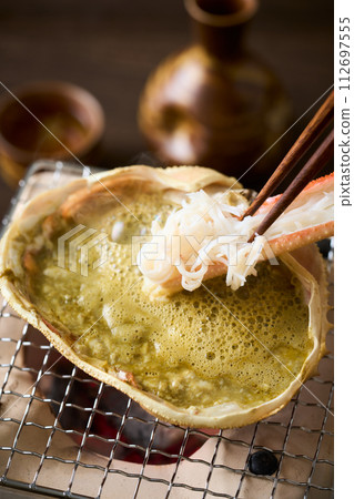Add loosened crab meat to crab miso 112697555