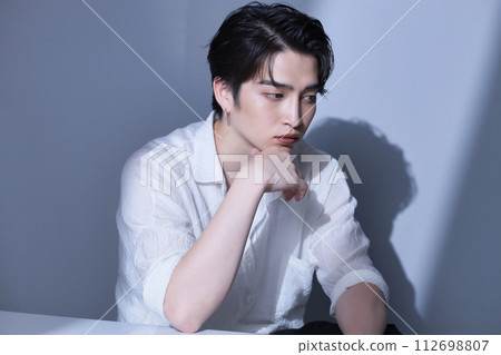 Beauty for men in their 20s Beauty for men in their 20s 112698807