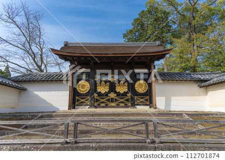 Kyoto Daigoji Temple Sanpoin Karamon 112701874