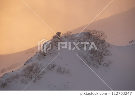 View of Senjojiki Cirque 112703247