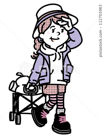 Stylish women_camping 112703963