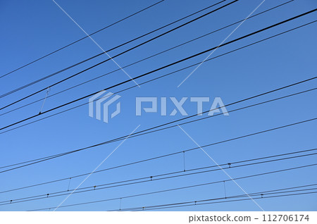 Tokaido Shinkansen overhead wire 112706174