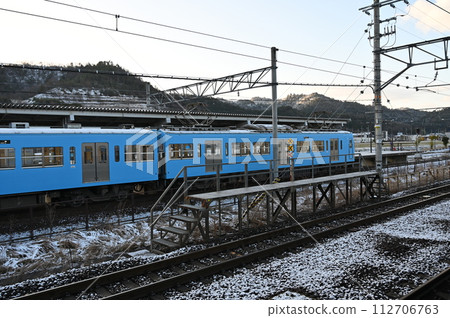Omi Railway train stopping at Maibara Station early in the morning Omi Railway train stopping at Maibara Station early in the morning 112706763