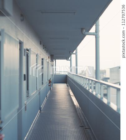 Corridor of apartment 112707536