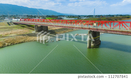 用無人機從上方拍攝的紅橋 112707841