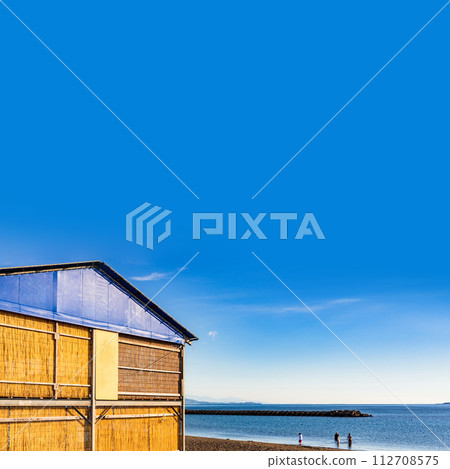 日本的海灘和海濱別墅[夏季海灘圖片] 112708575