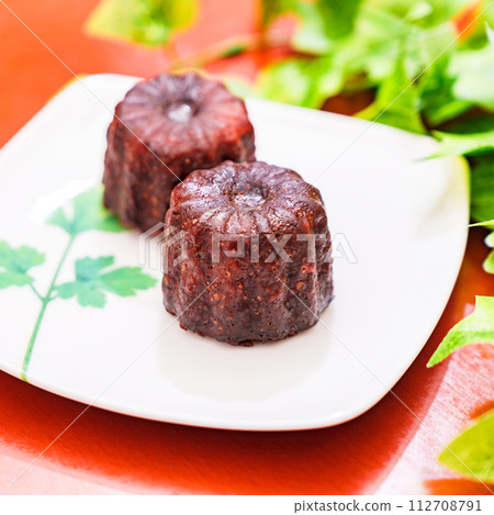 Canelé de Bordeaux是一種法式糕點，縮寫為canelé[甜蜜圖片] 112708791